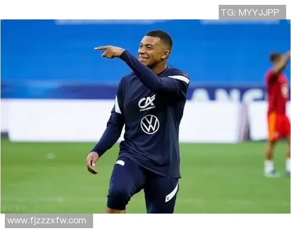 足球明星抱胸动作展现自信与风度引发球迷热议与模仿潮流 足球明星抱胸动作展现自信与风度引发球迷热议与模仿潮流